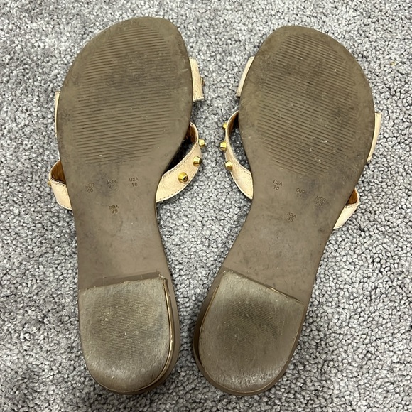 Well loved used tan Italian Sandal in Nude 10 fits more like a 9 - Picture 2 of 7